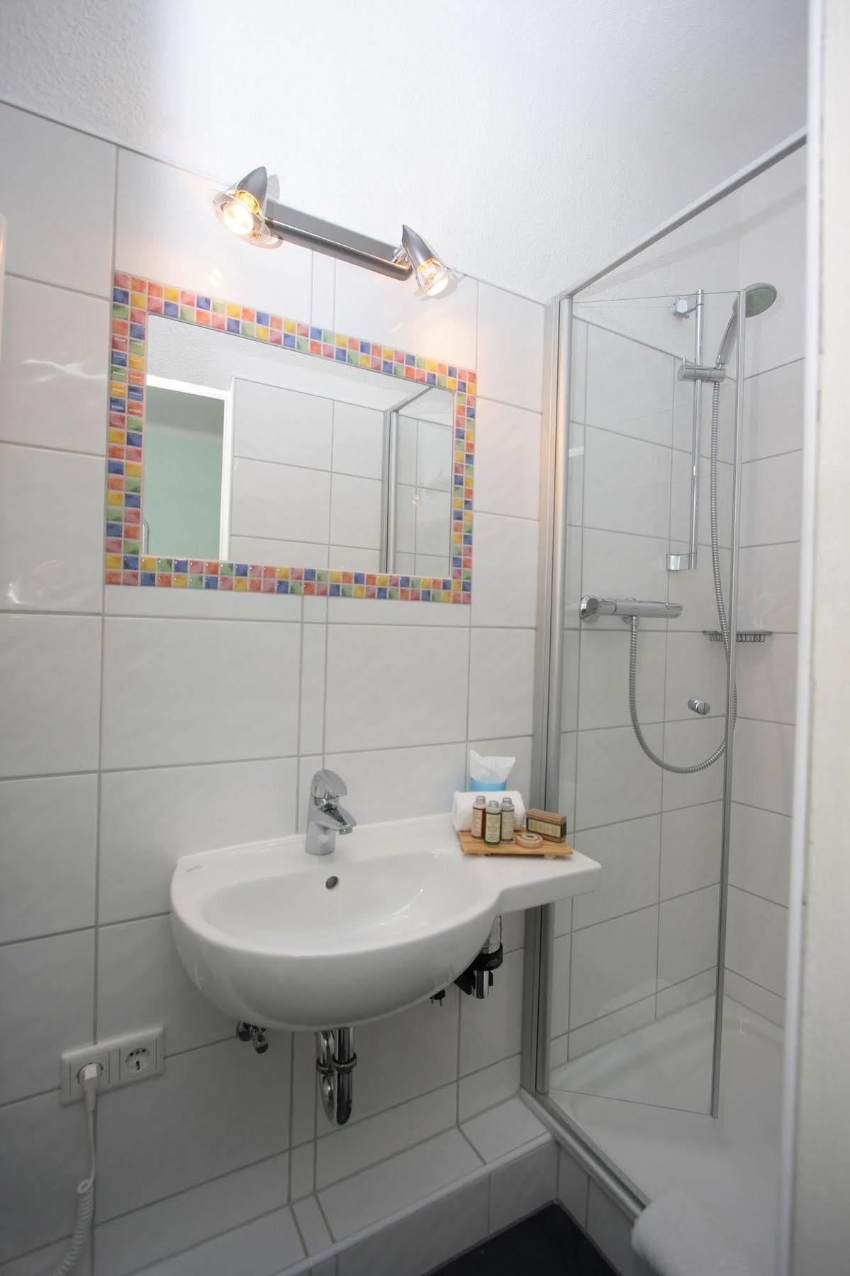 Hotel Garni Haus Hindenburg Кёнигсвинтер Экстерьер фото