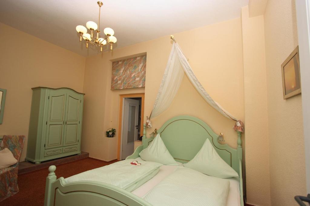 Hotel Garni Haus Hindenburg Кёнигсвинтер Номер фото